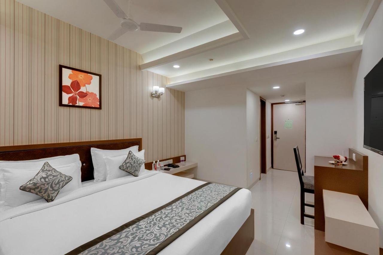 Click Collection Jaipur, Sindhi Camp Hotel Ngoại thất bức ảnh